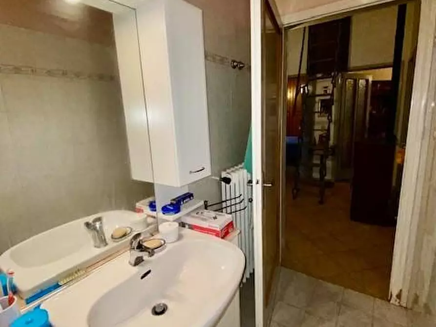 Immagine 13 di Appartamento in vendita  a Montecatini Terme