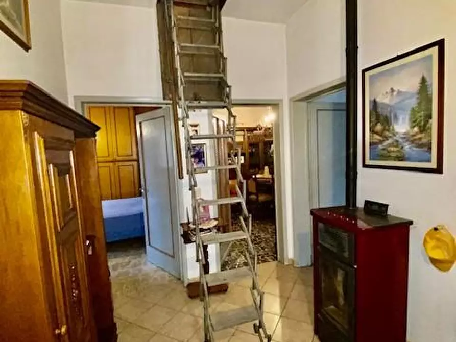 Immagine 14 di Appartamento in vendita  a Montecatini Terme