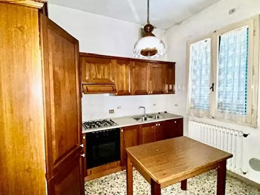 Immagine 8 di Appartamento in vendita  a Montecatini Terme