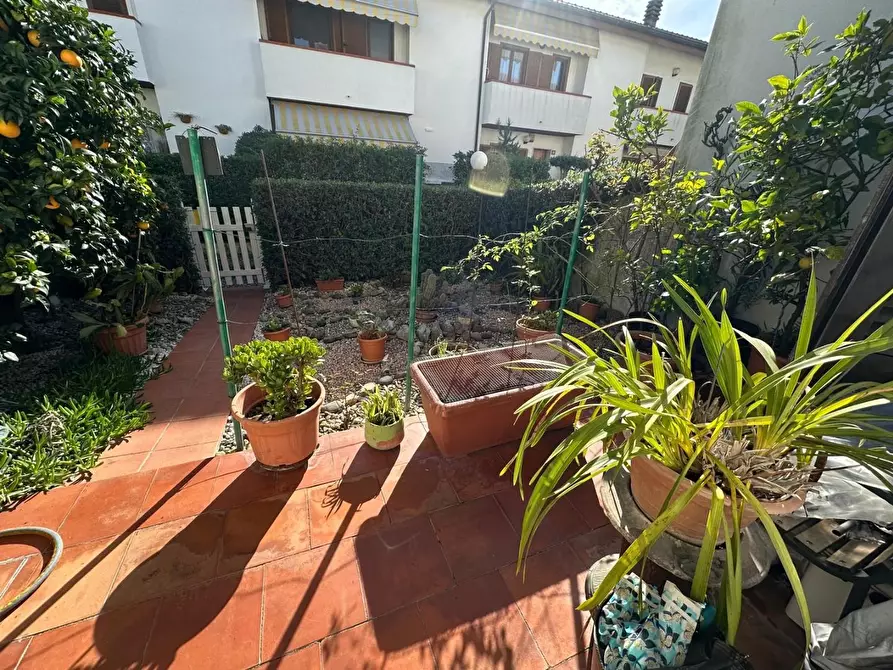 Immagine 19 di Villetta a schiera in vendita  a Santo Stefano Di Magra