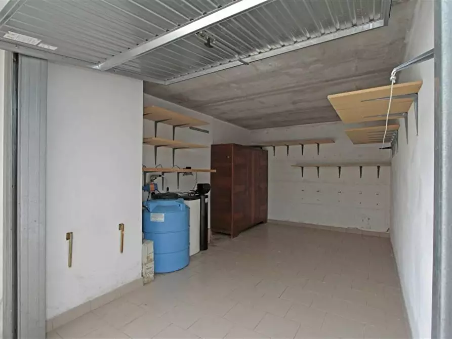 Immagine 1 di Garage in vendita  a Colle Di Val D'elsa