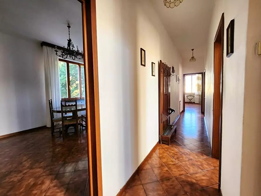 Immagine 3 di Appartamento in vendita  a Lucca