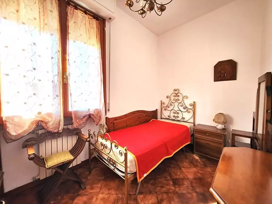 Immagine 14 di Appartamento in vendita  a Lucca