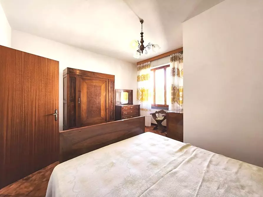 Immagine 10 di Appartamento in vendita  a Lucca