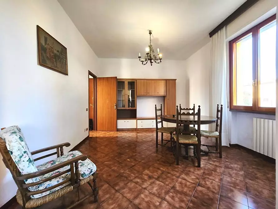 Immagine 2 di Appartamento in vendita  a Lucca