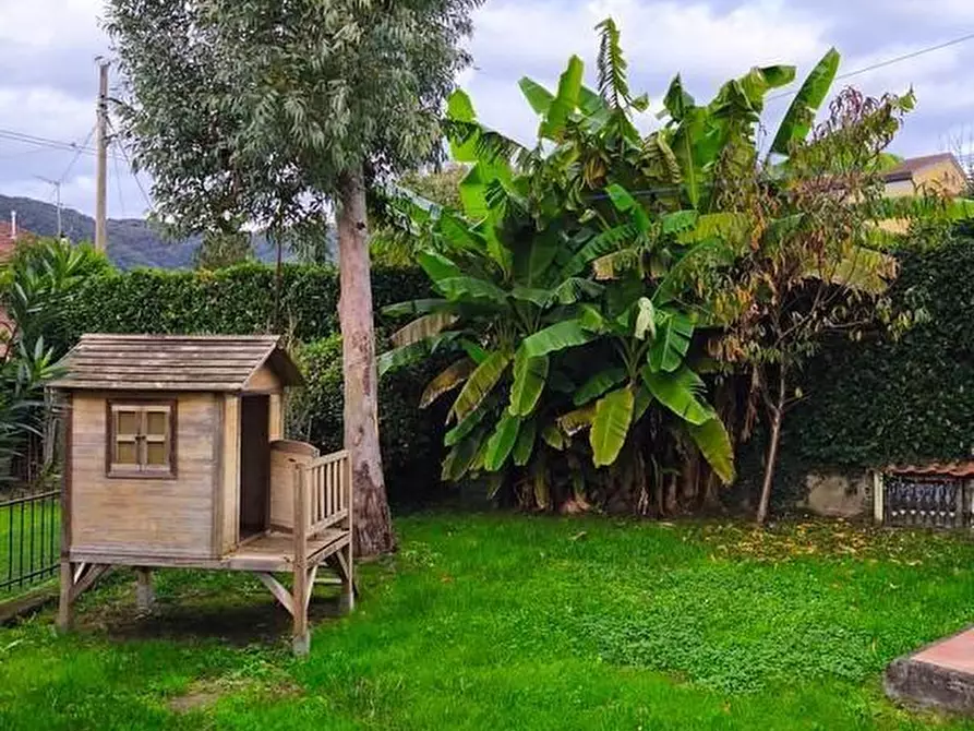 Immagine 11 di Casa indipendente in vendita  a Ameglia