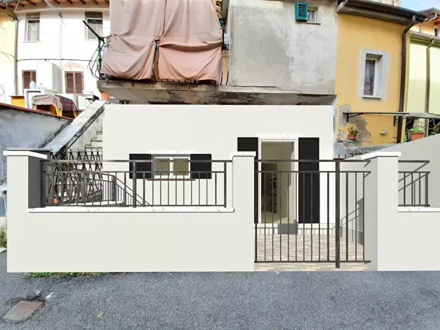 Immagine 11 di Appartamento in vendita  a Massa