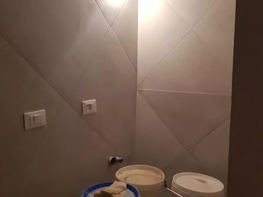 Immagine 7 di Ufficio in vendita  a Calci