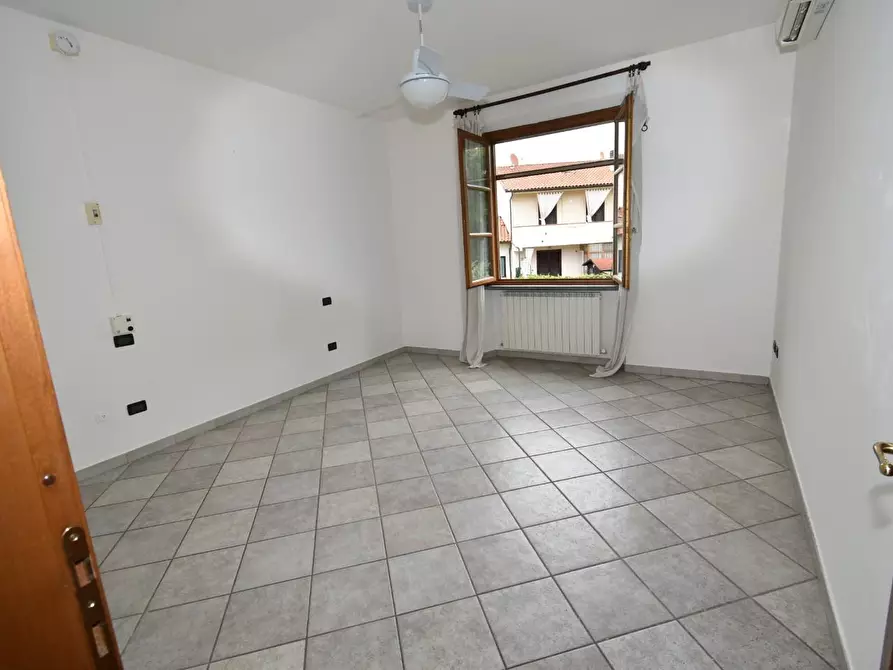 Immagine 10 di Villa in vendita  a San Giuliano Terme