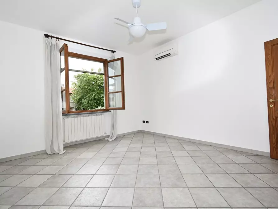 Immagine 11 di Villa in vendita  a San Giuliano Terme