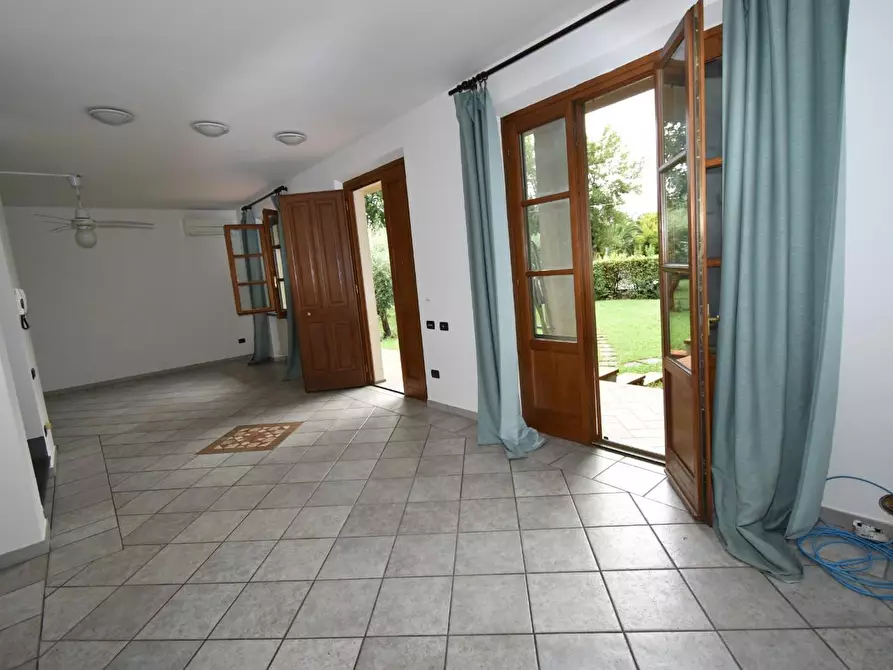 Immagine 6 di Villa in vendita  a San Giuliano Terme