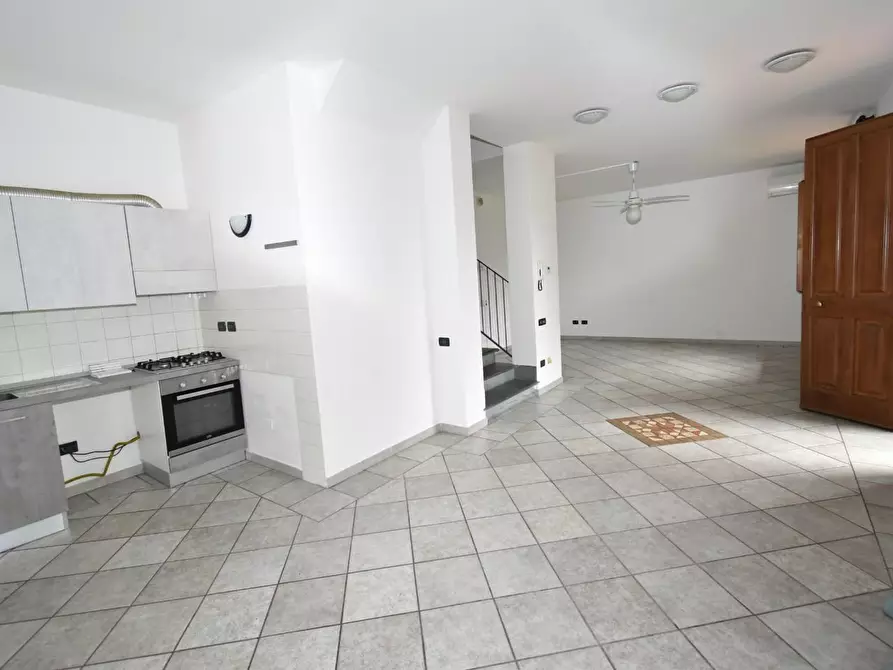 Immagine 4 di Villa in vendita  a San Giuliano Terme