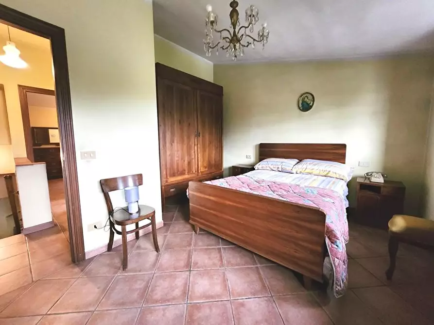 Immagine 15 di Villa in vendita  a Capannori