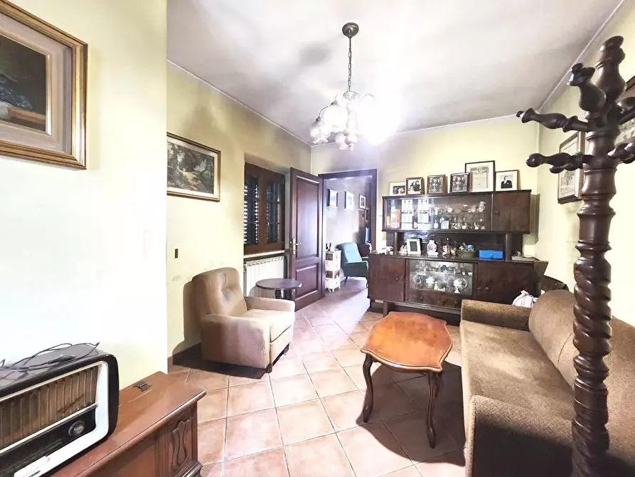 Immagine 9 di Villa in vendita  a Capannori