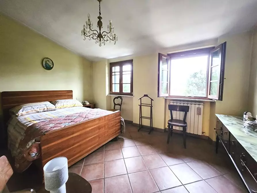 Immagine 16 di Villa in vendita  a Capannori