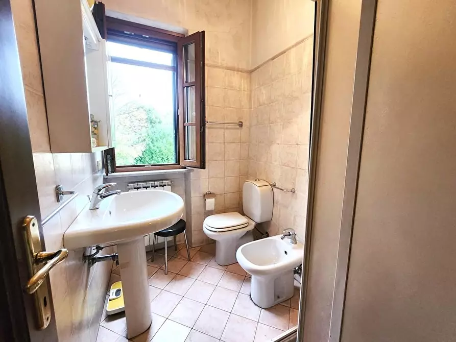 Immagine 22 di Villa in vendita  a Capannori