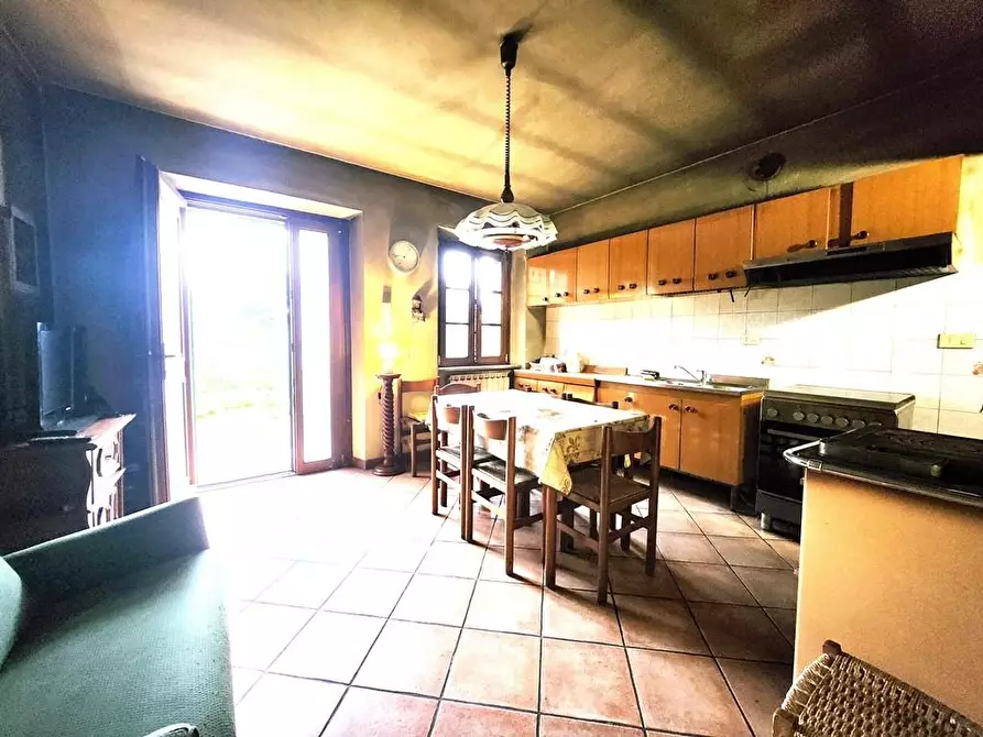 Immagine 3 di Villa in vendita  a Capannori