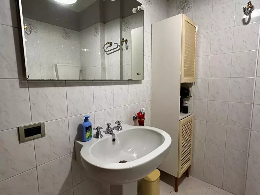 Immagine 13 di Appartamento in vendita  a Viareggio