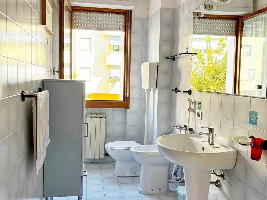 Immagine 10 di Appartamento in vendita  a Viareggio