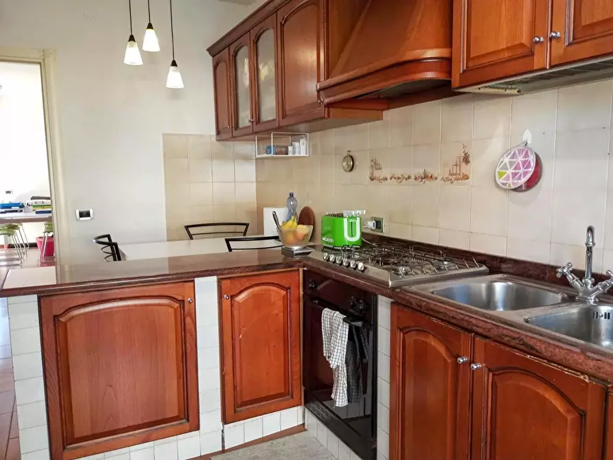 Immagine 2 di Appartamento in vendita  a Viareggio