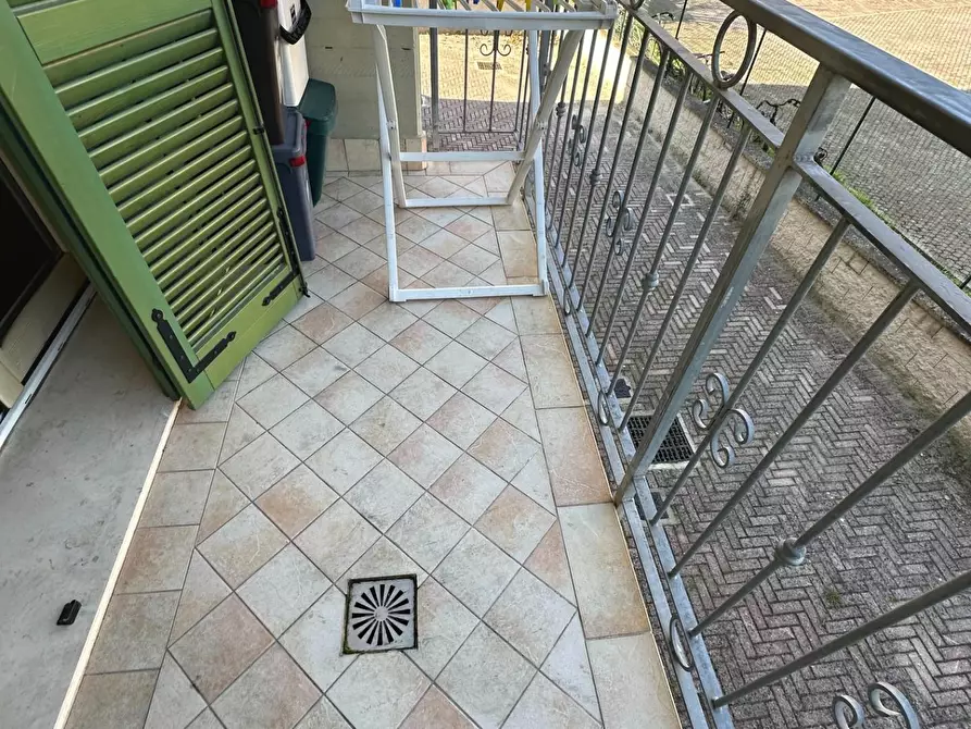 Immagine 10 di Appartamento in vendita  a Lucca