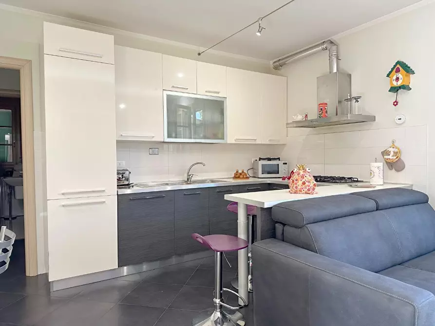 Immagine 9 di Appartamento in vendita  a Lucca