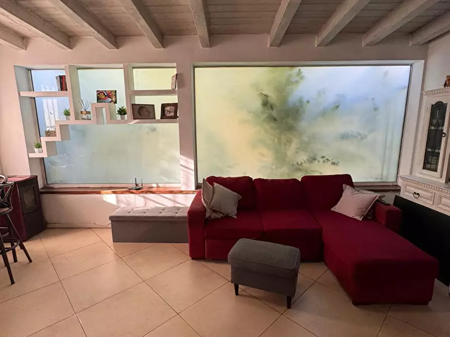 Immagine 1 di Porzione di casa in vendita  a Sarzana