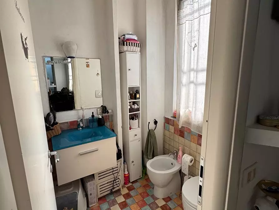 Immagine 8 di Porzione di casa in vendita  a Sarzana