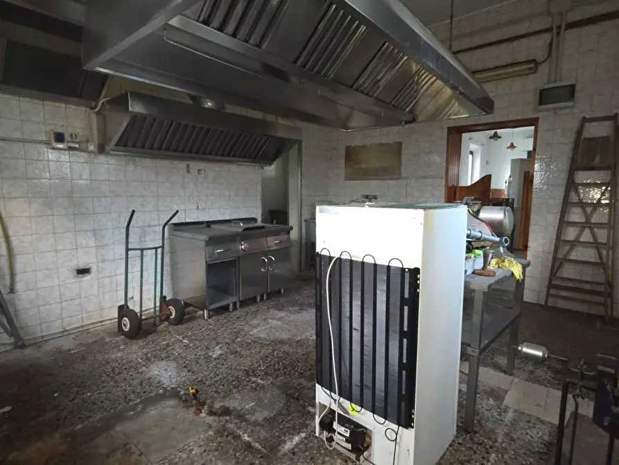 Immagine 14 di Locale commerciale in vendita  a Altopascio