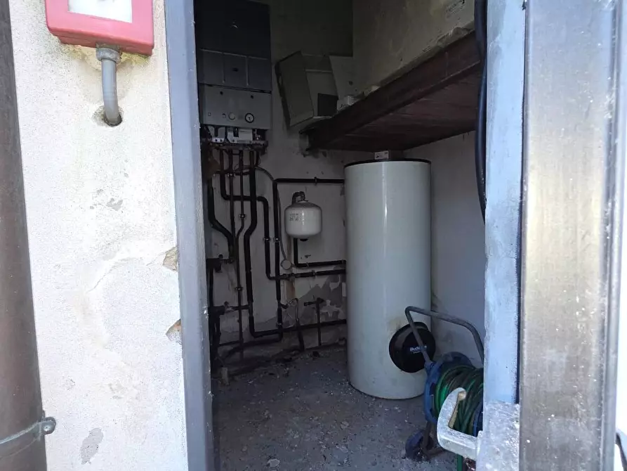 Immagine 3 di Locale commerciale in vendita  a Altopascio