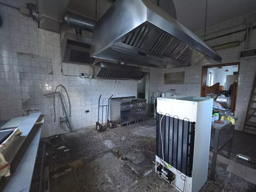 Immagine 16 di Locale commerciale in vendita  a Altopascio