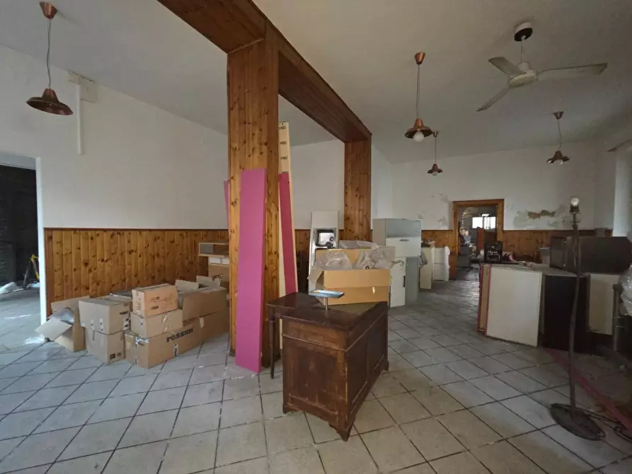 Immagine 8 di Locale commerciale in vendita  a Altopascio