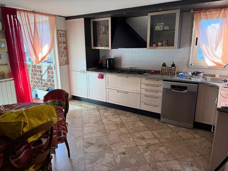 Immagine 35 di Palazzo in vendita  a Carrara