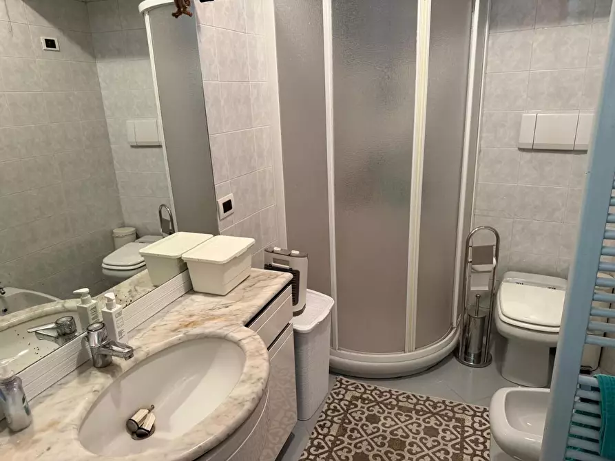 Immagine 13 di Palazzo in vendita  a Carrara