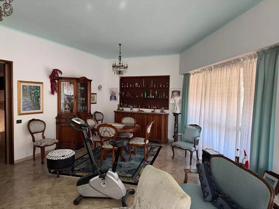 Immagine 29 di Palazzo in vendita  a Carrara