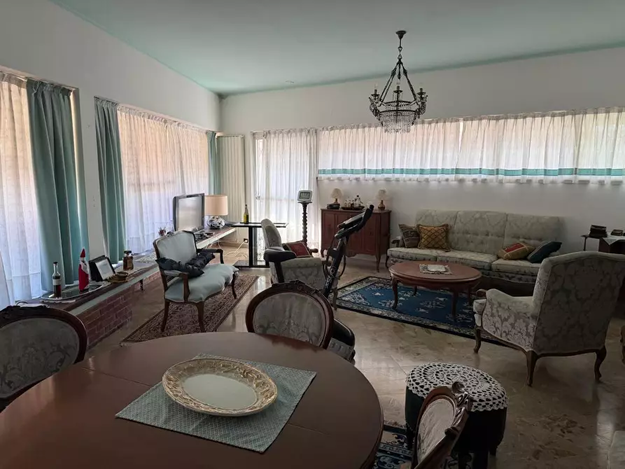 Immagine 26 di Palazzo in vendita  a Carrara