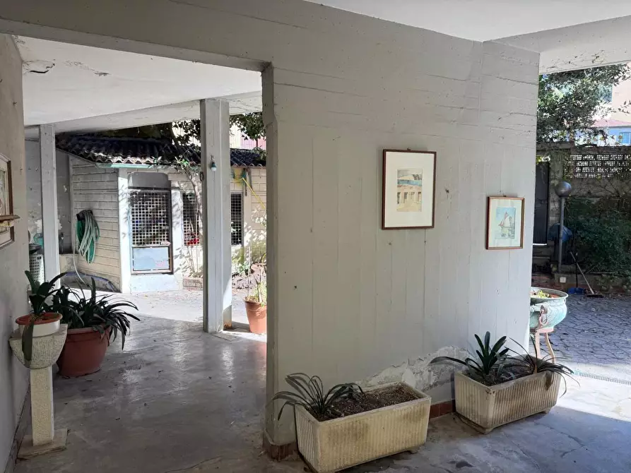 Immagine 7 di Palazzo in vendita  a Carrara