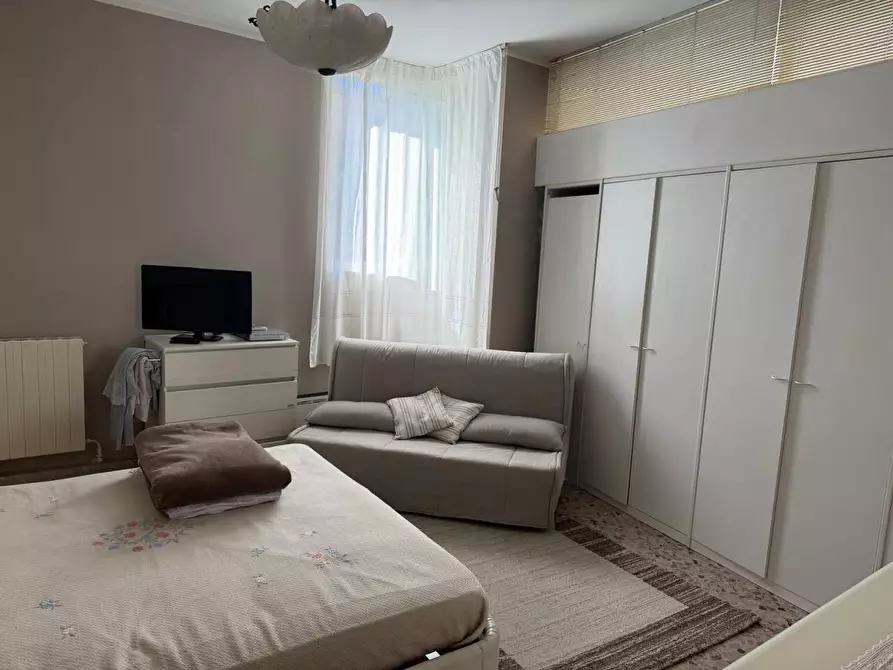 Immagine 4 di Palazzo in vendita  a Carrara