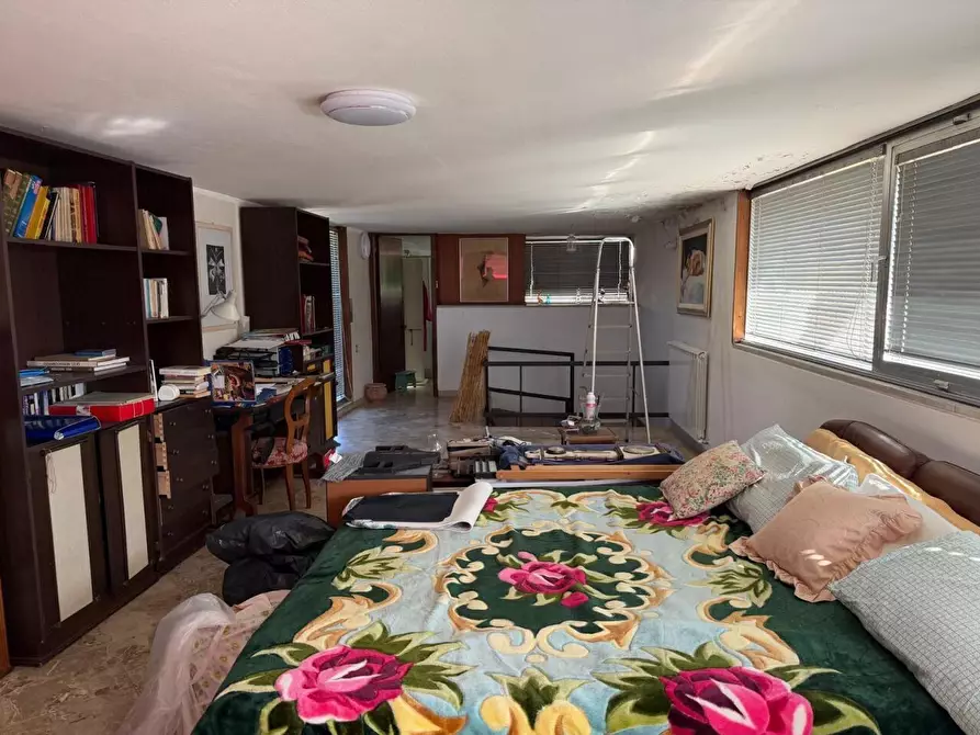 Immagine 11 di Palazzo in vendita  a Carrara