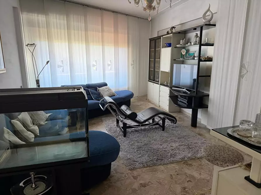 Immagine 2 di Palazzo in vendita  a Carrara