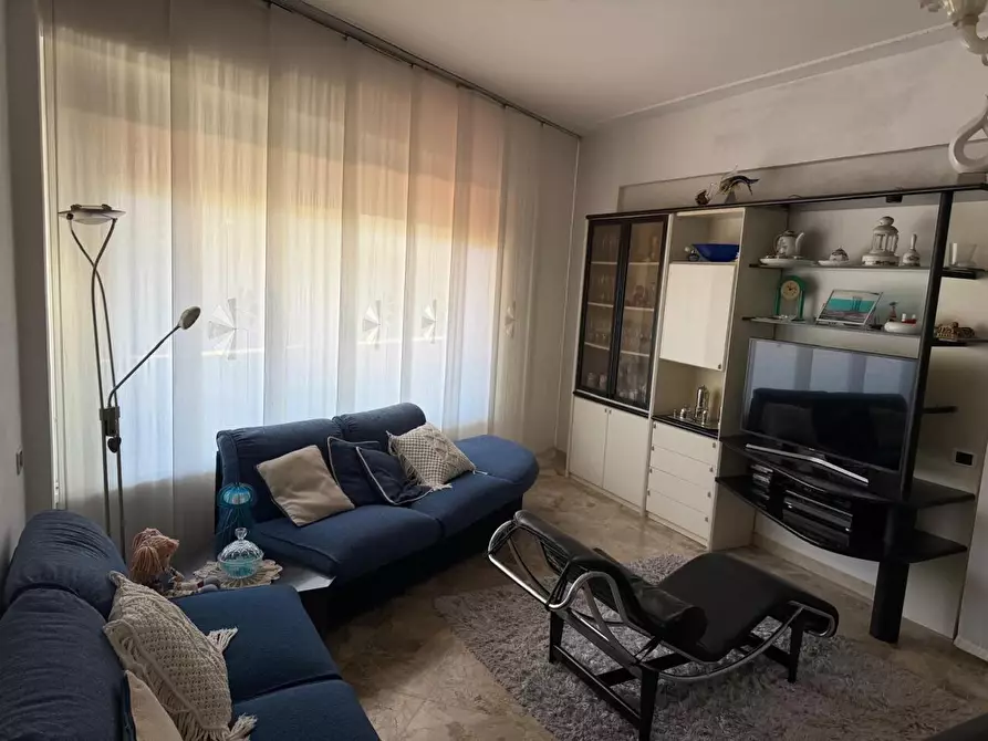 Immagine 1 di Palazzo in vendita  a Carrara