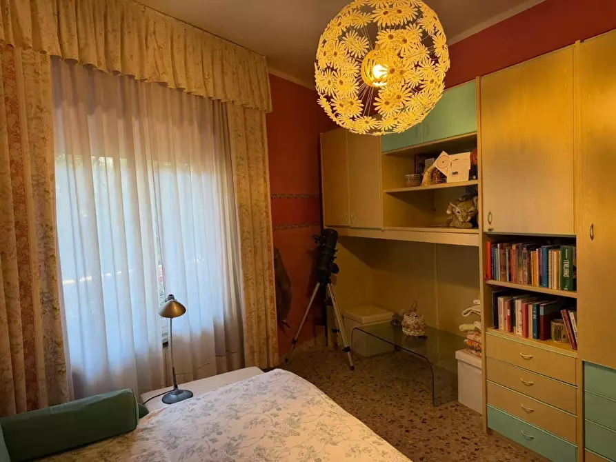 Immagine 33 di Palazzo in vendita  a Carrara