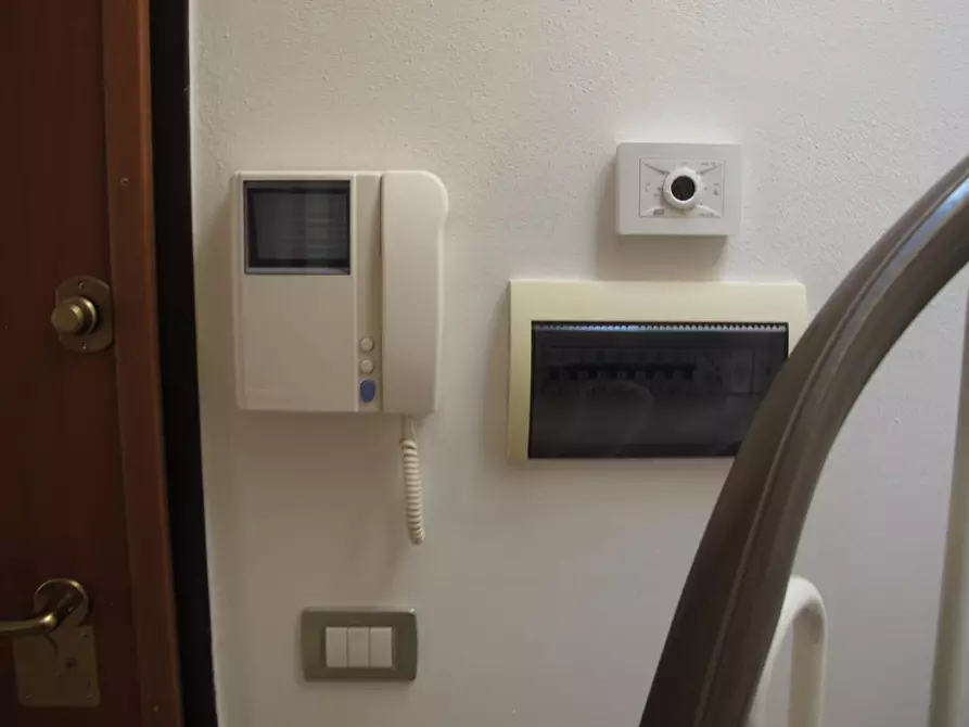 Immagine 20 di Appartamento in vendita  a Capraia E Limite