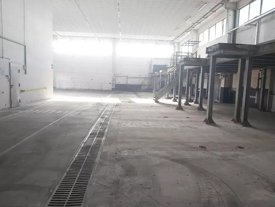 Immagine 24 di Capannone industriale in affitto  a Castelfranco Di Sotto