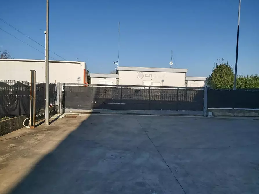 Immagine 35 di Capannone industriale in affitto  a Castelfranco Di Sotto