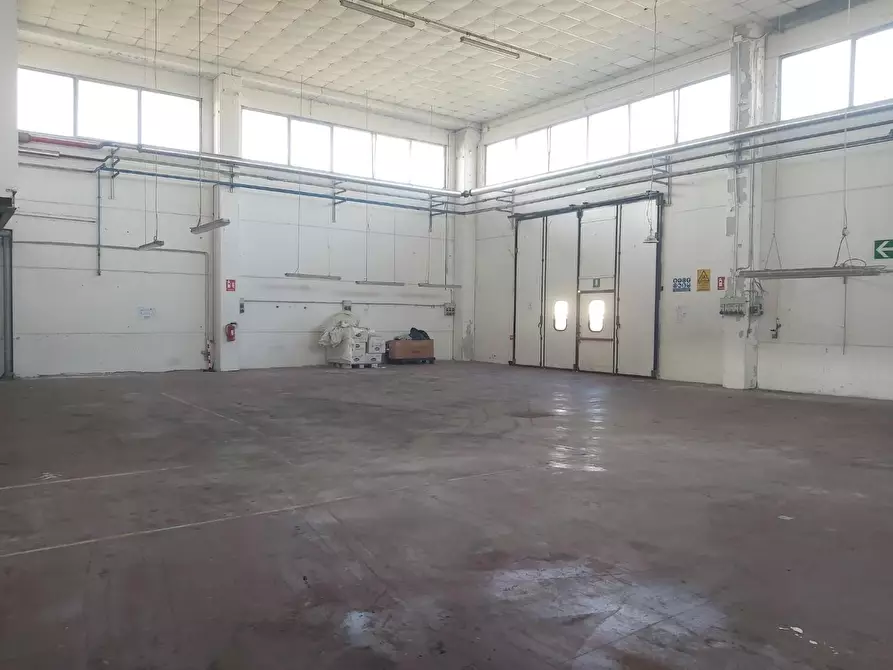 Immagine 26 di Capannone industriale in affitto  a Castelfranco Di Sotto