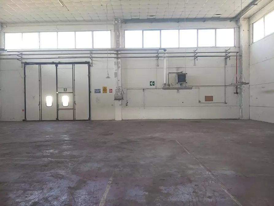 Immagine 25 di Capannone industriale in affitto  a Castelfranco Di Sotto