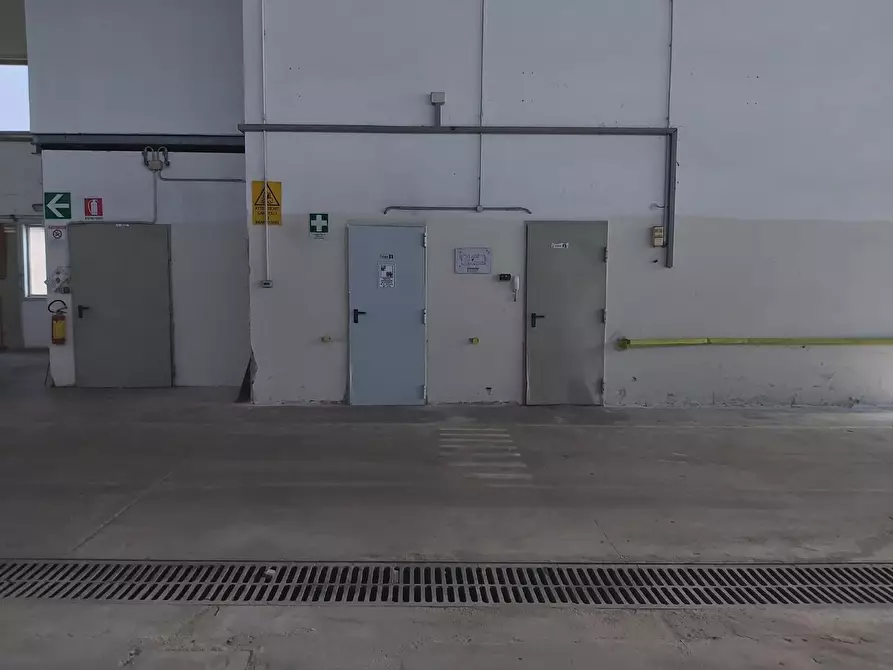 Immagine 8 di Capannone industriale in affitto  a Castelfranco Di Sotto