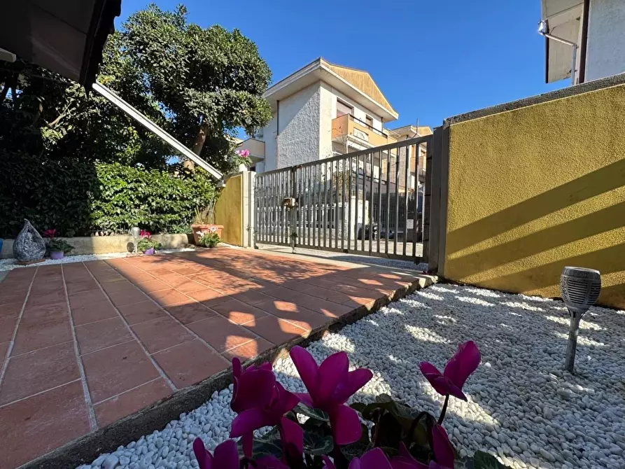 Immagine 25 di Villetta a schiera in vendita  a Viareggio