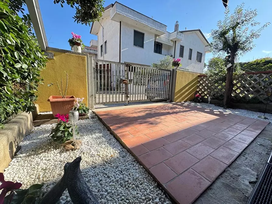 Immagine 1 di Villetta a schiera in vendita  a Viareggio